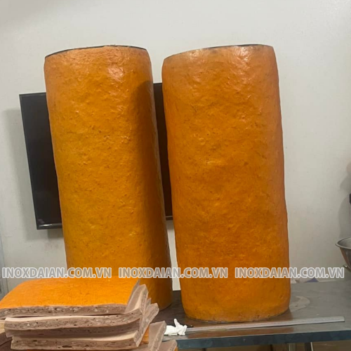 Chả quế khách sử dụng máy nướng chả quế Inox Đại An