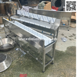 Máng rửa tay inox cho trẻ 4 vòi tại Xưởng Inox Đại An